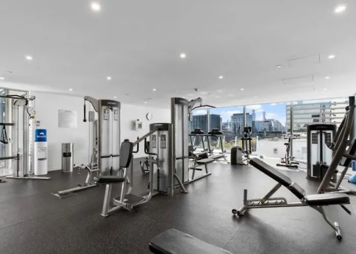 The Fawkner Apartment Bay-View Pool/Gym Free Parking
